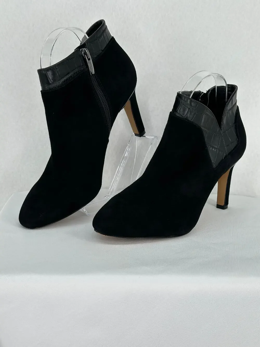 Vince Camuto Larmana Black Leather Side Zip Heel Bootie 9W